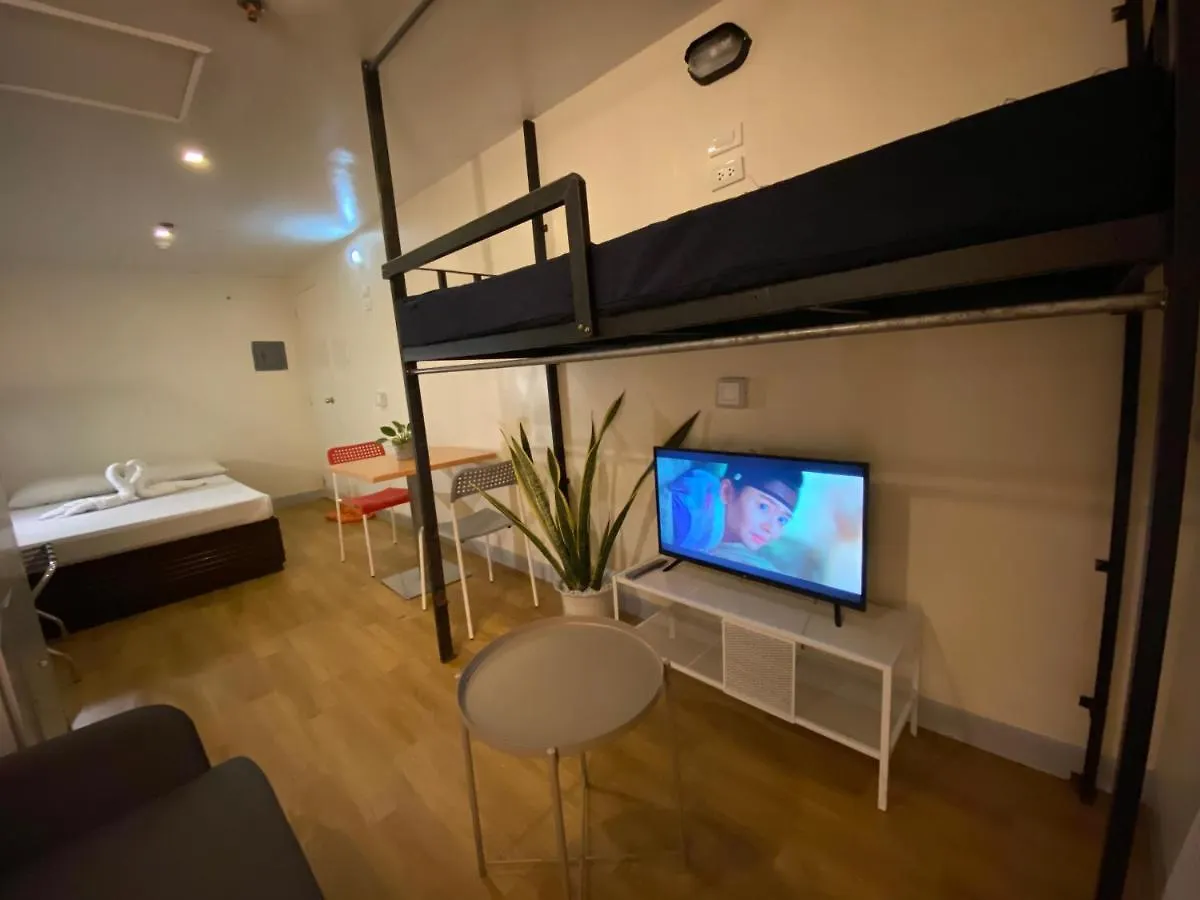 Burgos Hub Hostel Pasay