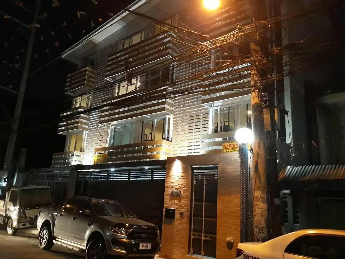 Burgos Hub Hostel Pasay