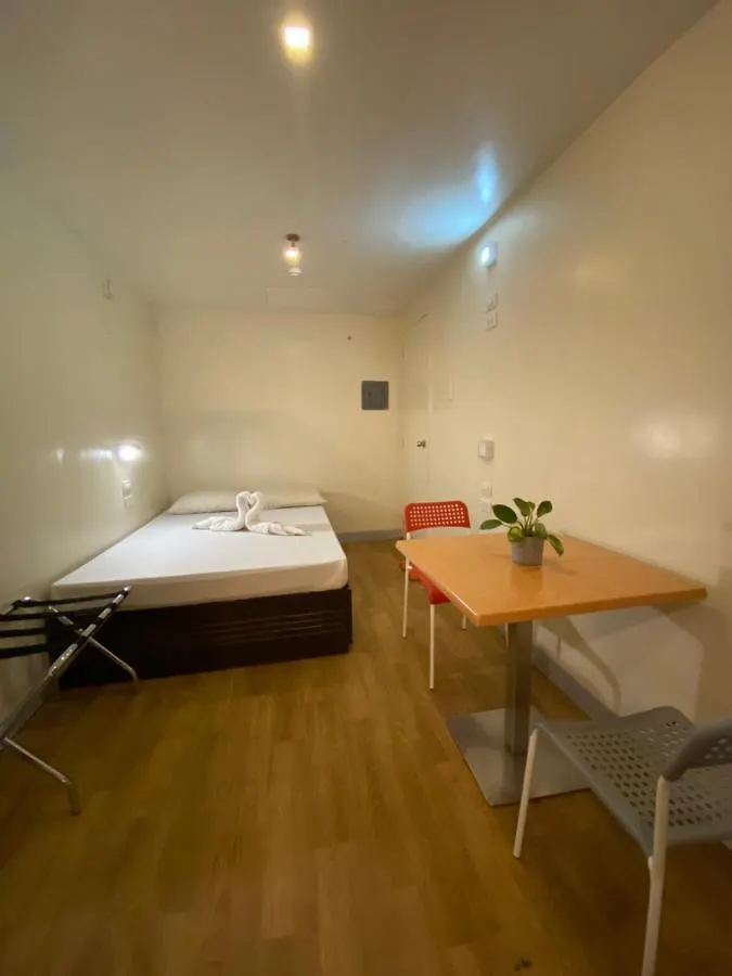 Burgos Hub Hostel Pasay 0*,  Philippines
