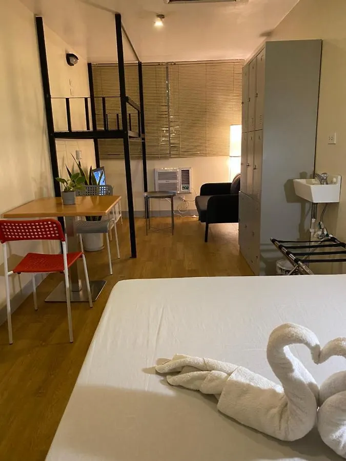 Burgos Hub Hostel Pasay